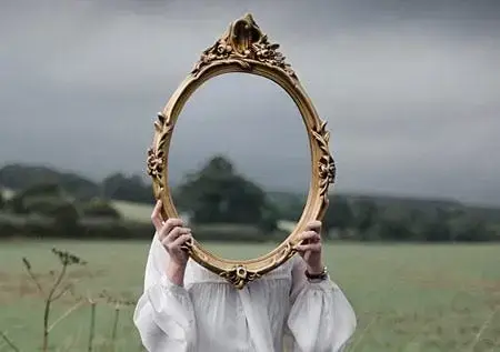 Venere Retrograda: Amarsi o Restare Fedeli a Se Stessi?